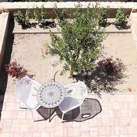 Apartments Terra Sun With Private Pool Or Jacuzzi Njivice Dış mekan fotoğraf