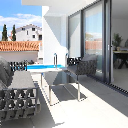 Apartments Terra Sun With Private Pool Or Jacuzzi Njivice Dış mekan fotoğraf