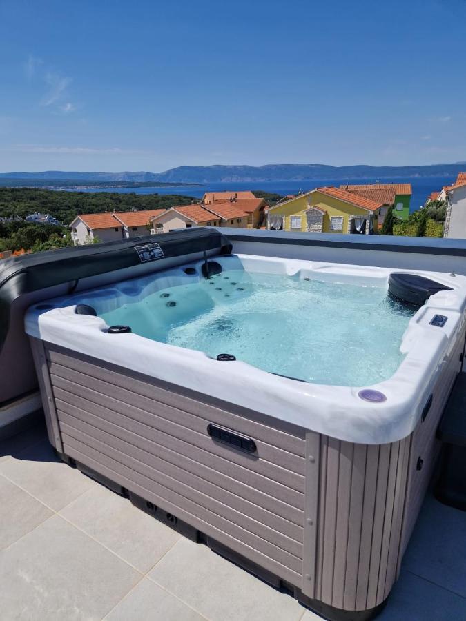 Apartments Terra Sun With Private Pool Or Jacuzzi Njivice Dış mekan fotoğraf
