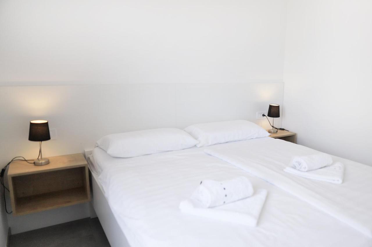 Apartments Terra Sun With Private Pool Or Jacuzzi Njivice Dış mekan fotoğraf