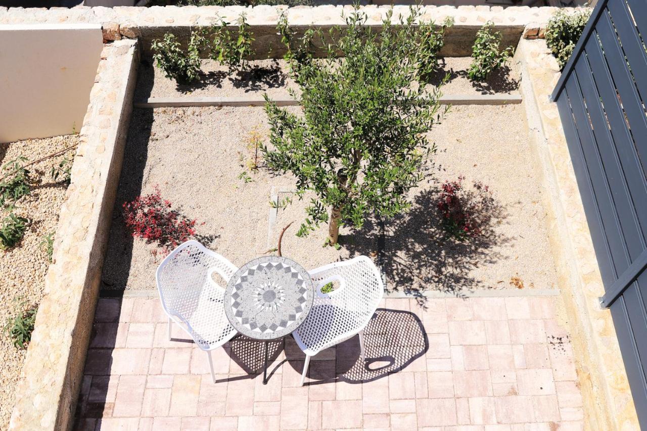 Apartments Terra Sun With Private Pool Or Jacuzzi Njivice Dış mekan fotoğraf
