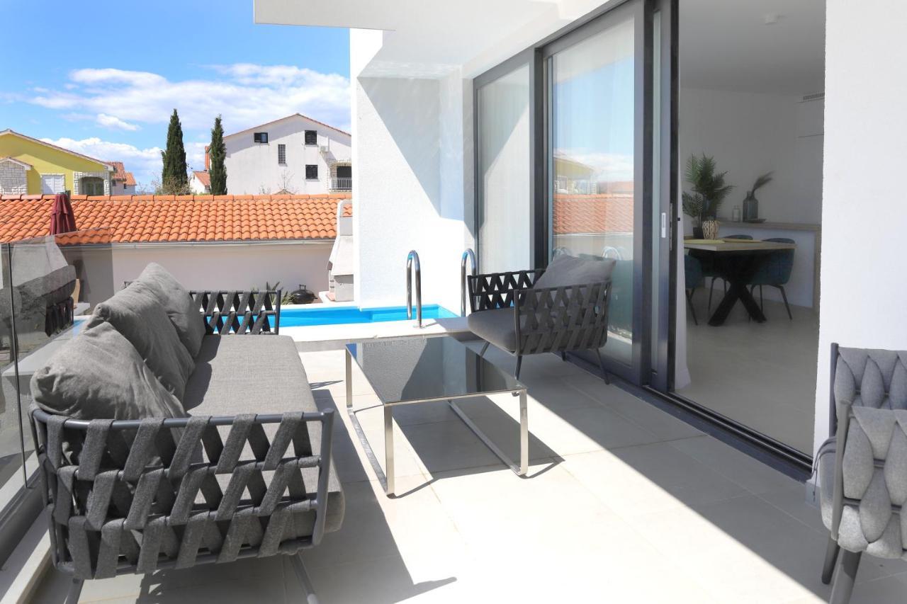 Apartments Terra Sun With Private Pool Or Jacuzzi Njivice Dış mekan fotoğraf